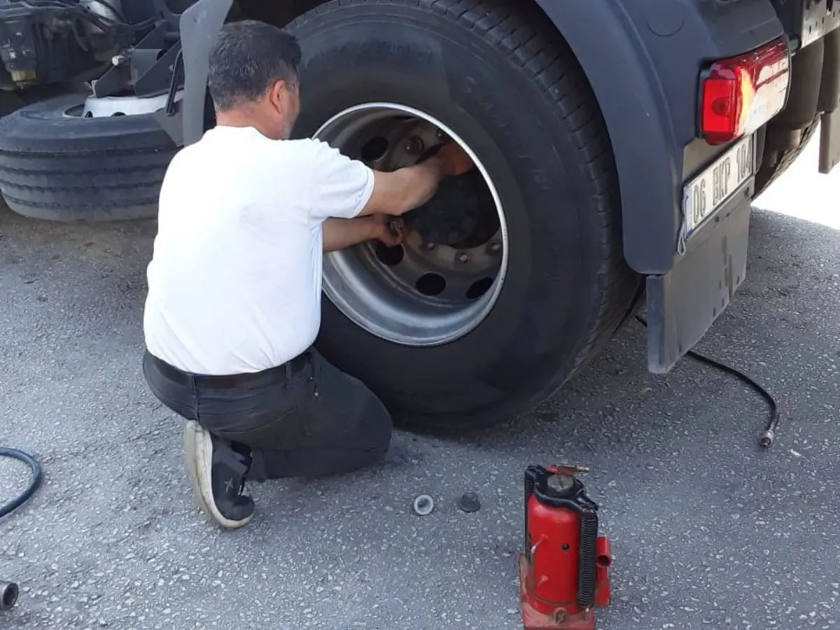 Karlıova Oto Lastikçi